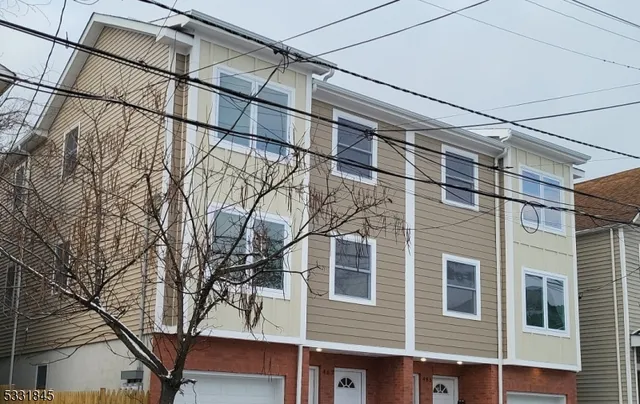 $3,000 | 485 South 18th Street, Unit 1, Newark, NJ 07103