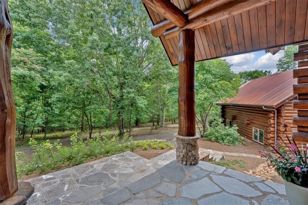 1355 White Road White, GA 30184 - Photo 6 of 120