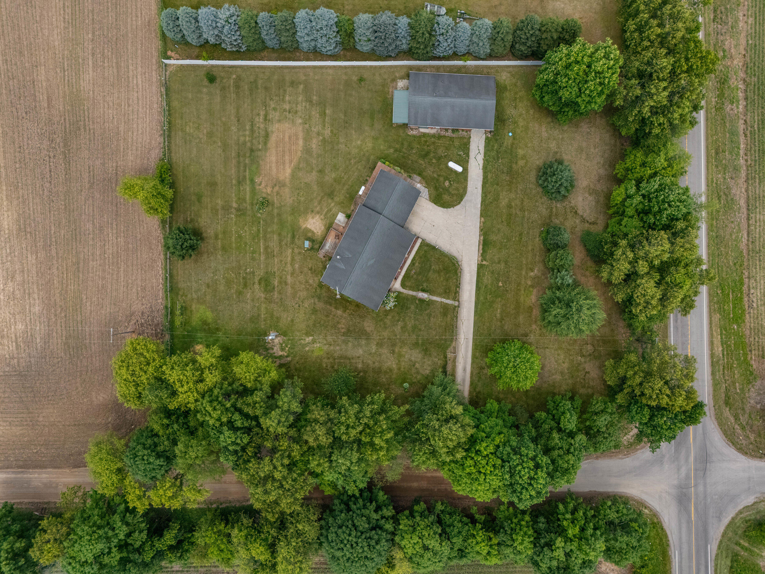 7470 Moreland Road Jonesville, MI 49250 - Photo 62 of 69 39_dji_20260615124702_0323_d