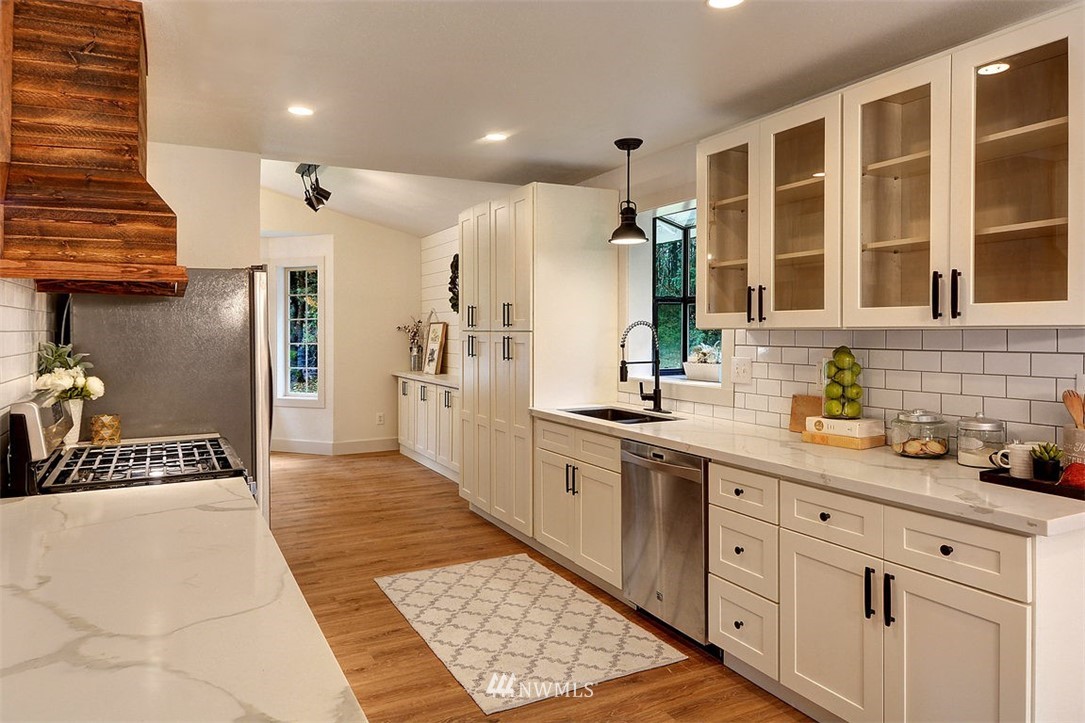 891 Arrowhead Road Camano Island, WA 98282 - Photo 2 of 25 Gallery Image 2