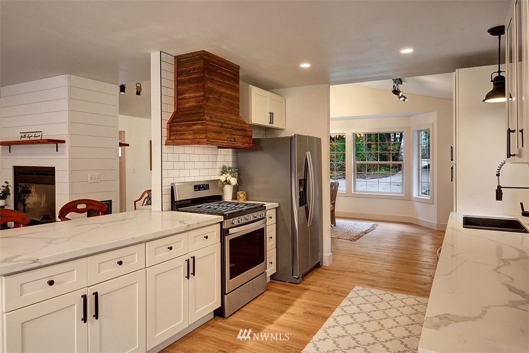891 Arrowhead Road Camano Island, WA 98282 - Photo 3 of 25 Gallery Image 3