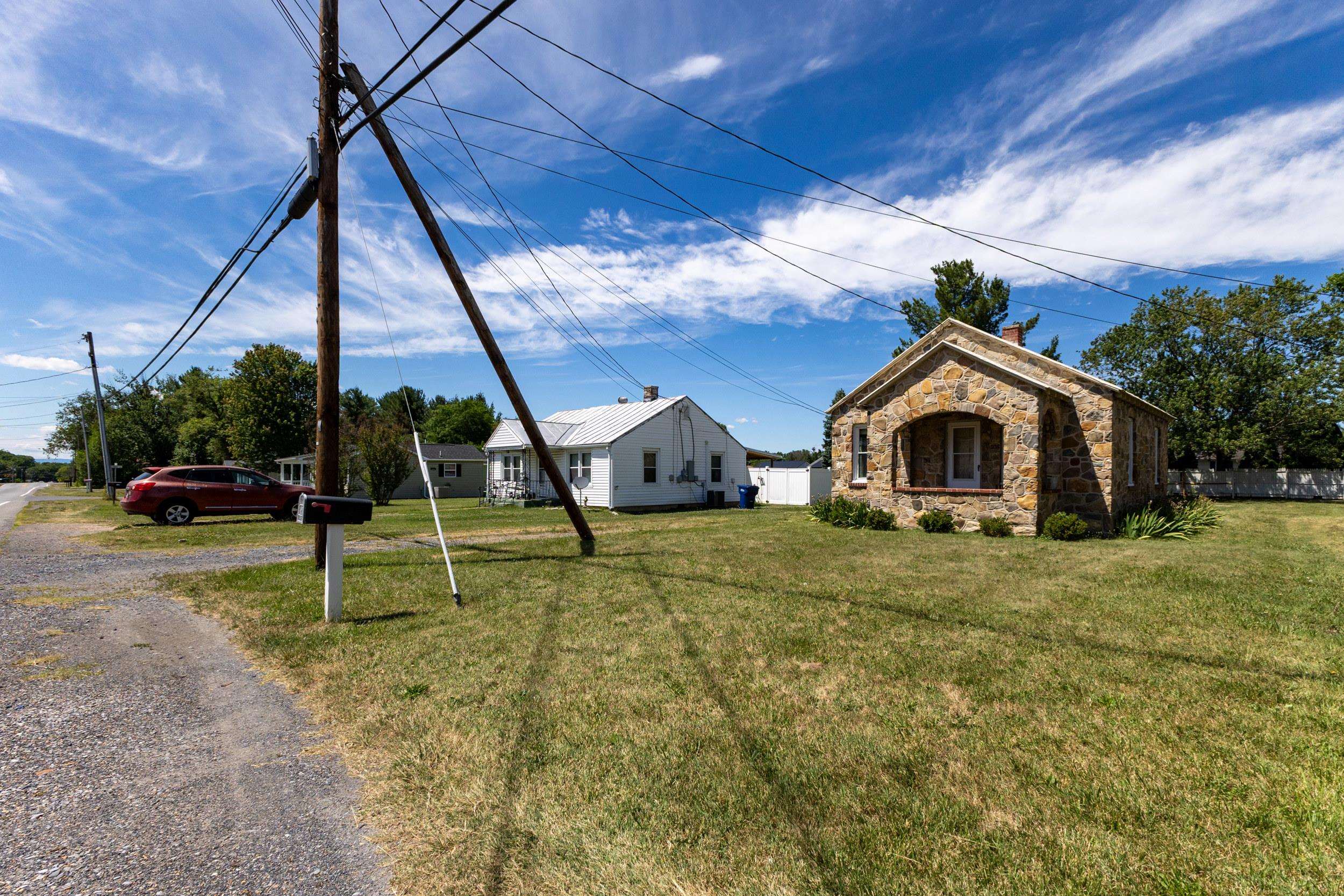 108 3rd Street Grottoes, VA 24441 - Photo 4 of 29
