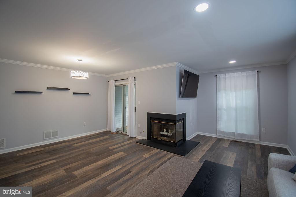 1 Mine Road Monroe Township, NJ 08831 - Photo 7 of 22 Living room