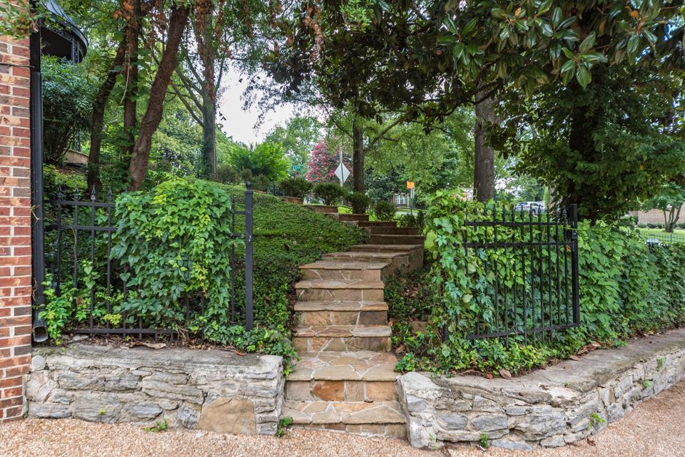 2320 Sterling Road Nashville, TN 37215 - Photo 3 of 30 Gallery Image 3
