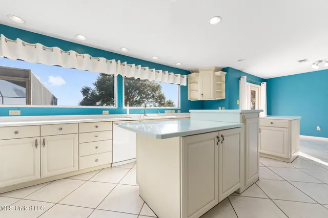 $650,000 | 2509 South Shore Drive, Biloxi, MS 39532