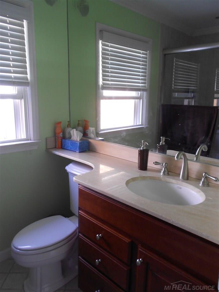 216 Ridgemont Road Grosse Pointe, MI 48236 - Photo 17 of 34