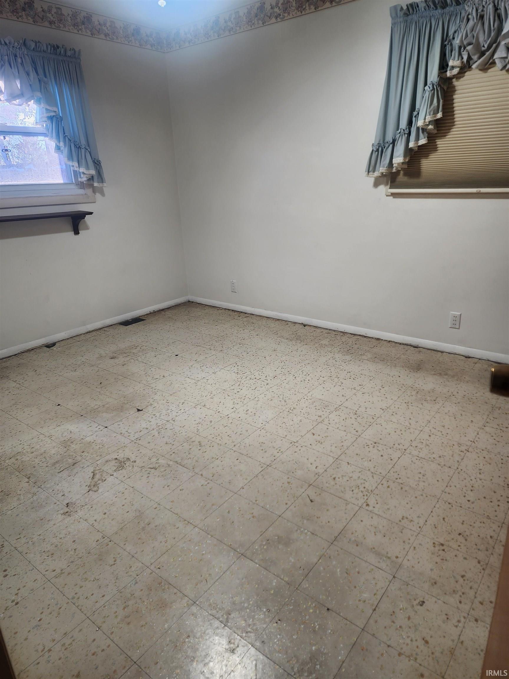 518 Poplar Street Berne, IN 46711 - Photo 13 of 21