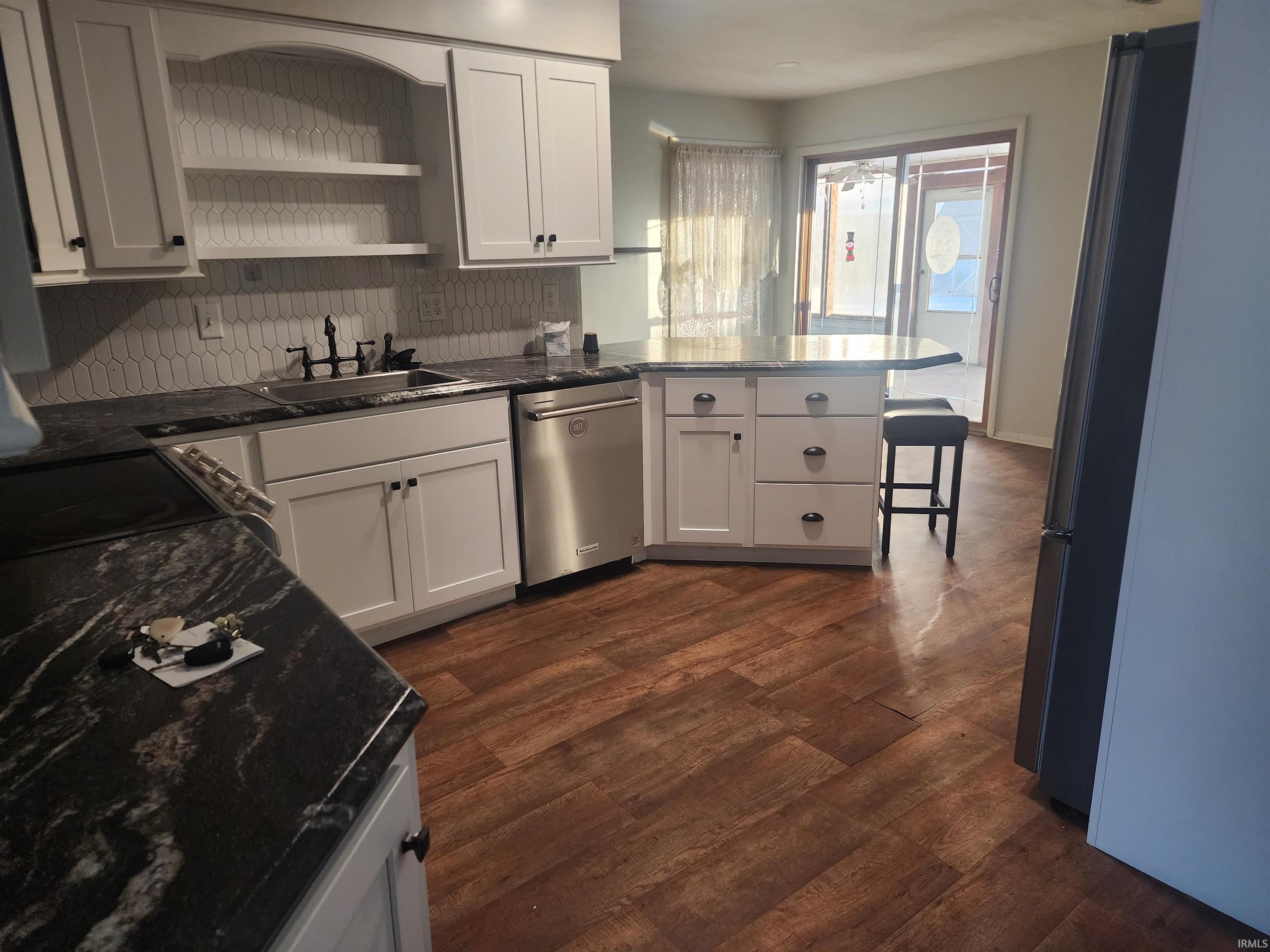 518 Poplar Street Berne, IN 46711 - Photo 3 of 21