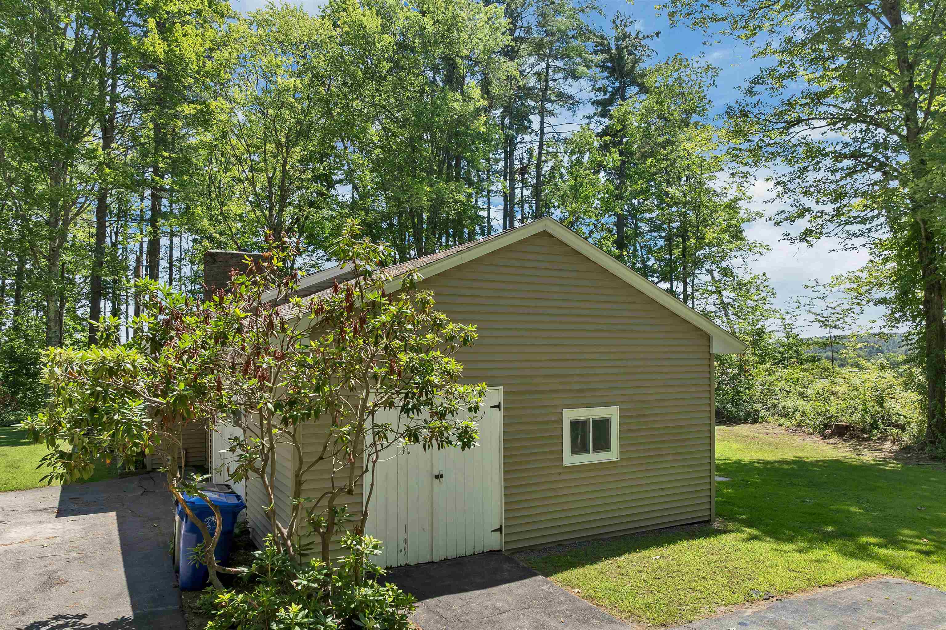 108 River Road Bow, NH 03304 - Photo 3 of 43