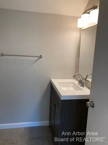 $3,200 | 303 Potter Avenue, Ann Arbor, MI 48103