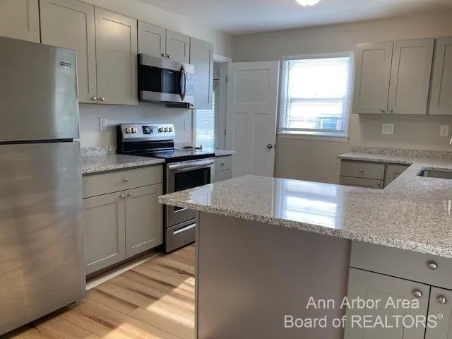 $3,200 | 303 Potter Avenue, Ann Arbor, MI 48103