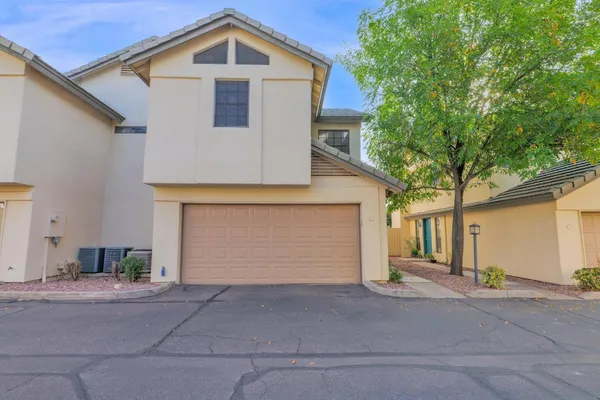 $2,250 | 1124 East Rose Lane, Unit 3, Phoenix, AZ 85014