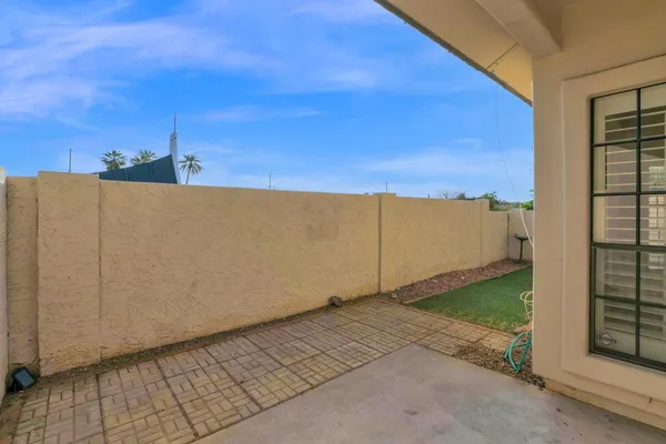 $2,250 | 1124 East Rose Lane, Unit 3, Phoenix, AZ 85014