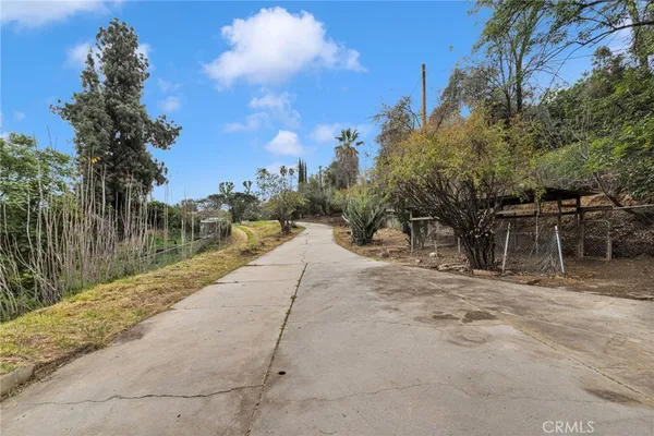 $740,000 | 31460 Knoll Drive, Redlands, CA 92373