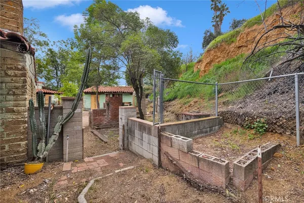 $740,000 | 31460 Knoll Drive, Redlands, CA 92373