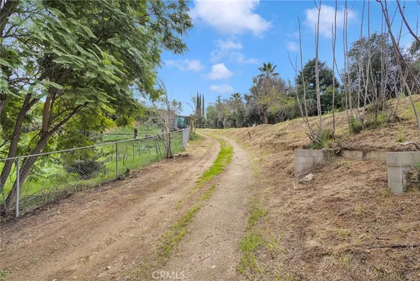 $740,000 | 31460 Knoll Drive, Redlands, CA 92373