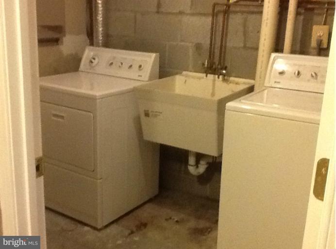 1320 Apple Ridge Court Edgewood, MD 21040 - Photo 24 of 26 a utility room with dryer and washer