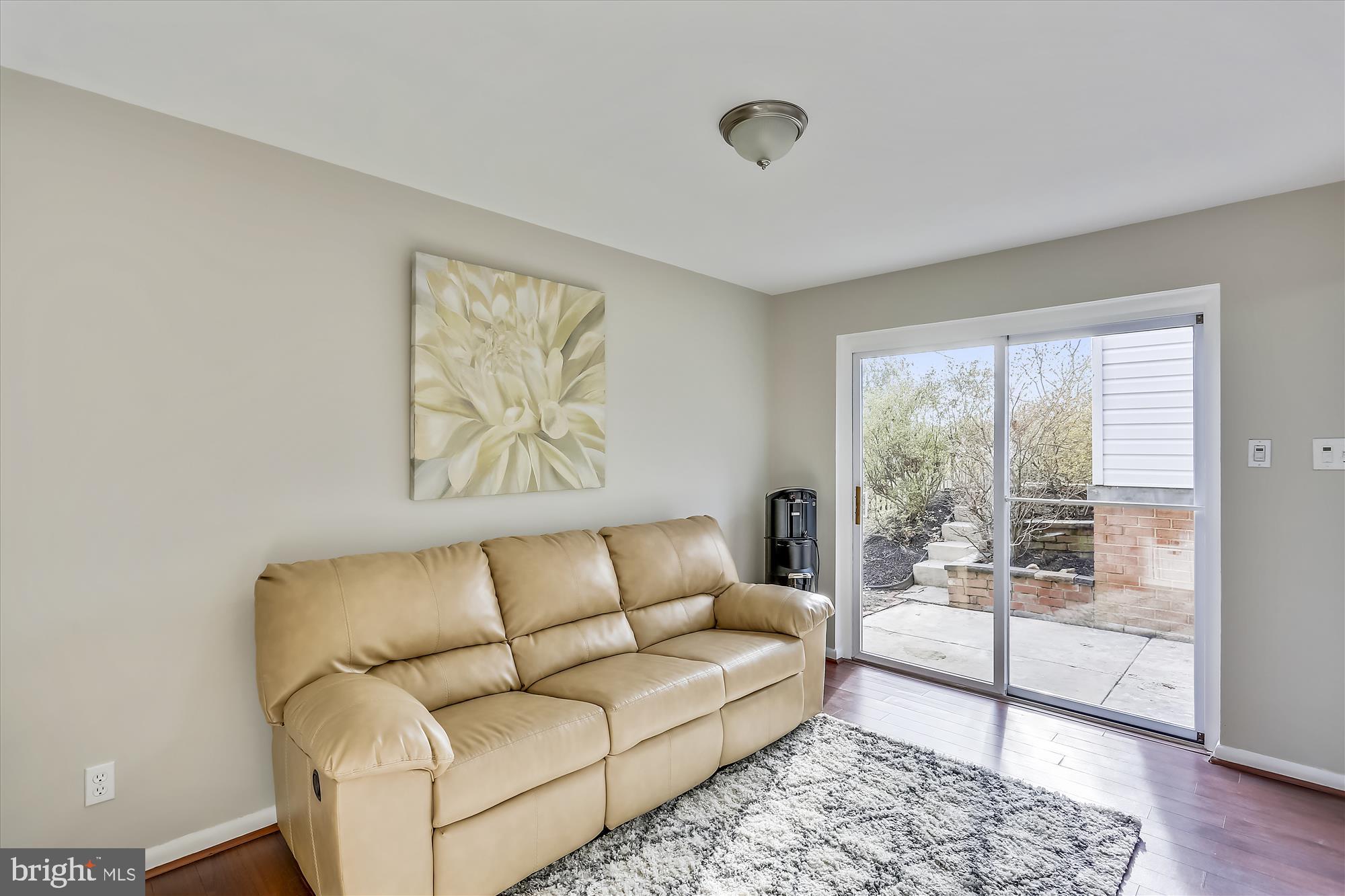 900 Hyde Road Silver Spring, MD 20902 - Photo 4 of 30 Living Room