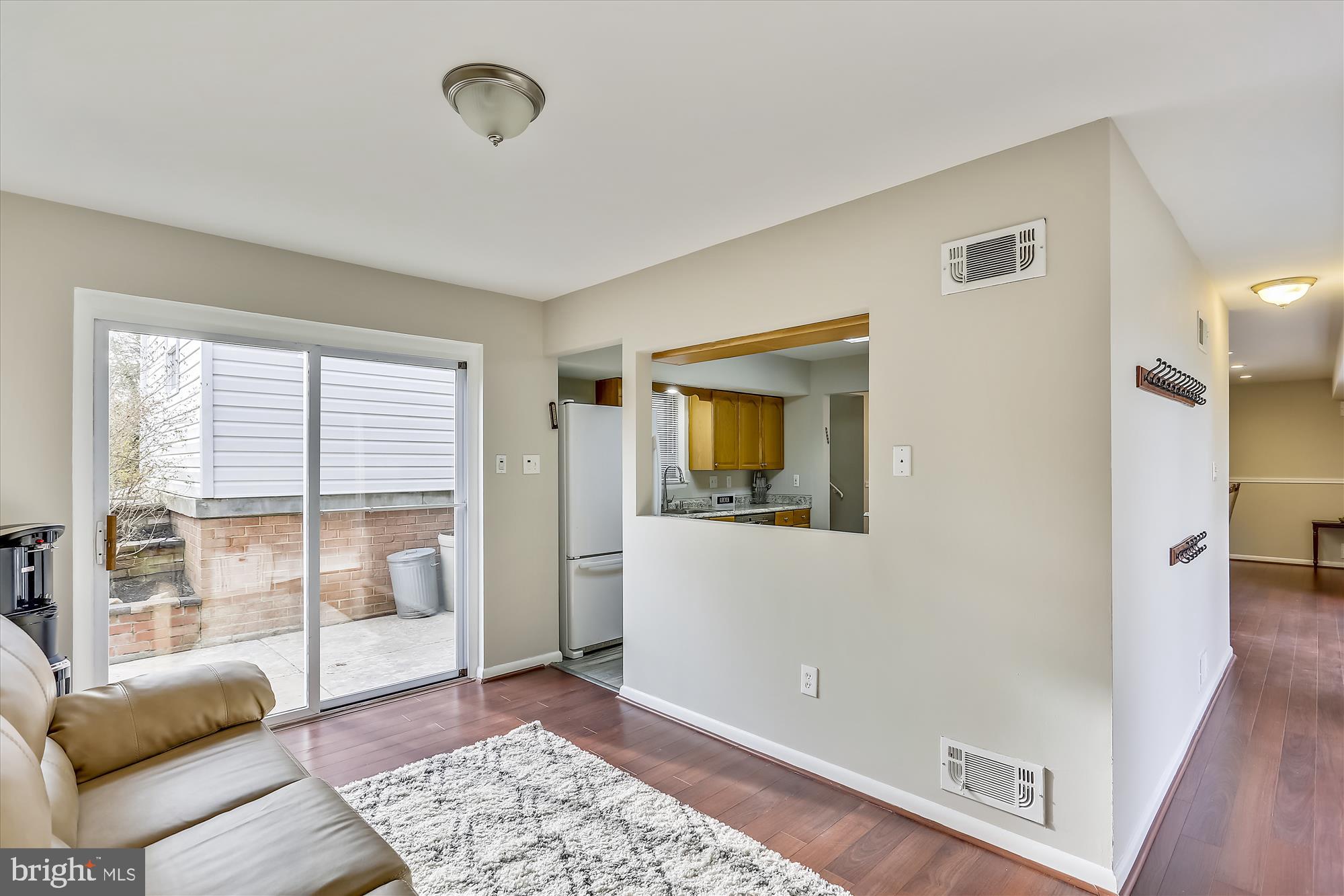 900 Hyde Road Silver Spring, MD 20902 - Photo 5 of 30 Living Room