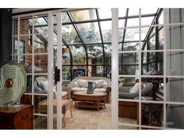 15 Landmark Street Northfield, IL 60093 - Photo 19 of 22 a living room with furniture