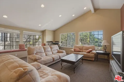 $557,000 | 675 Oak Run Trail, Unit TL301, Oak Park, CA 91377