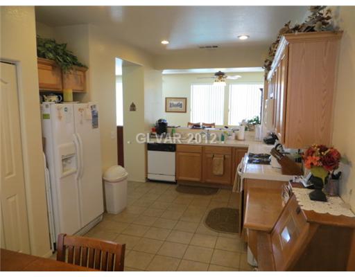 875 Sumner Ranch Road Henderson, NV 89012 - Photo 16 of 25 Kitchen.