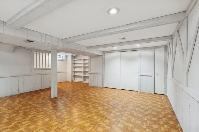 $2,000 | 2607 Mcdaniel Avenue, Evanston, IL 60201