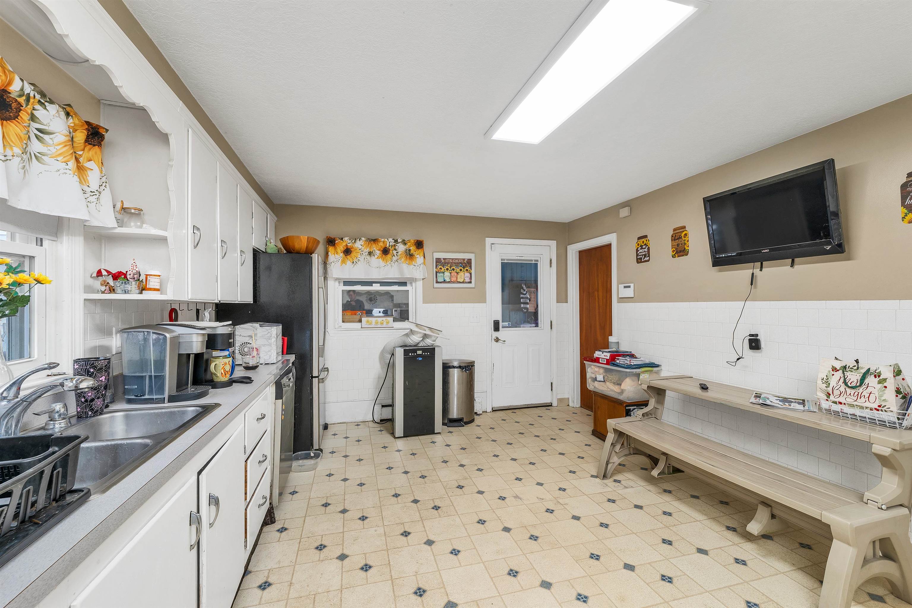 162 Morrill Street Gilford, NH 03249 - Photo 9 of 44