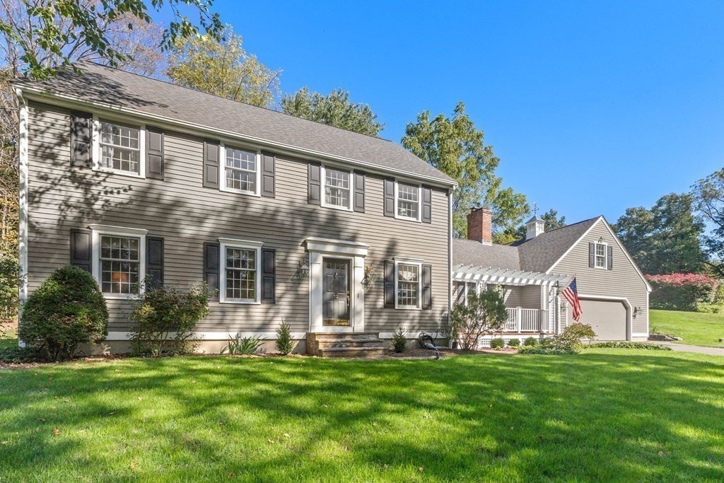 12 Wenham Road Topsfield, MA 01983 - Photo 3 of 42 Gallery Image 3