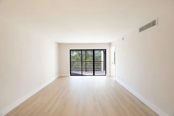 $2,500 | 2322 South Cypress Bend Drive, Unit 411, Pompano Beach, FL 33069