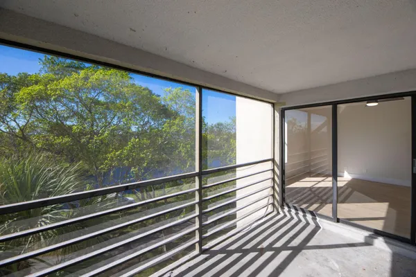 $2,500 | 2322 South Cypress Bend Drive, Unit 411, Pompano Beach, FL 33069