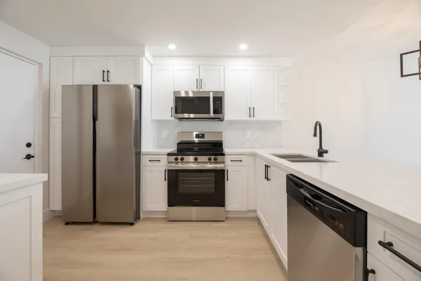 $2,500 | 2322 South Cypress Bend Drive, Unit 411, Pompano Beach, FL 33069