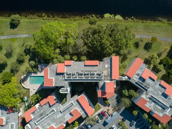 $2,500 | 2322 South Cypress Bend Drive, Unit 411, Pompano Beach, FL 33069