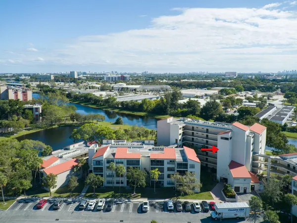 $2,500 | 2322 South Cypress Bend Drive, Unit 411, Pompano Beach, FL 33069