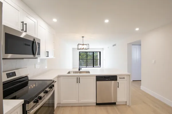 $2,500 | 2322 South Cypress Bend Drive, Unit 411, Pompano Beach, FL 33069