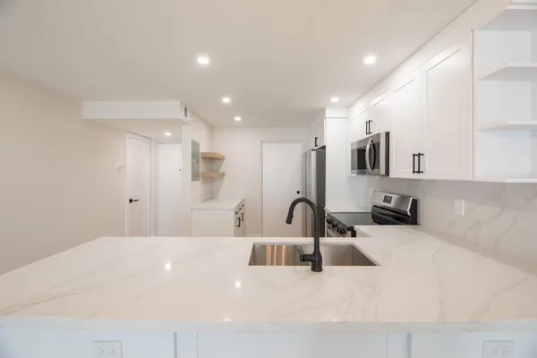 $2,500 | 2322 South Cypress Bend Drive, Unit 411, Pompano Beach, FL 33069