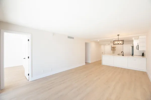 $2,500 | 2322 South Cypress Bend Drive, Unit 411, Pompano Beach, FL 33069