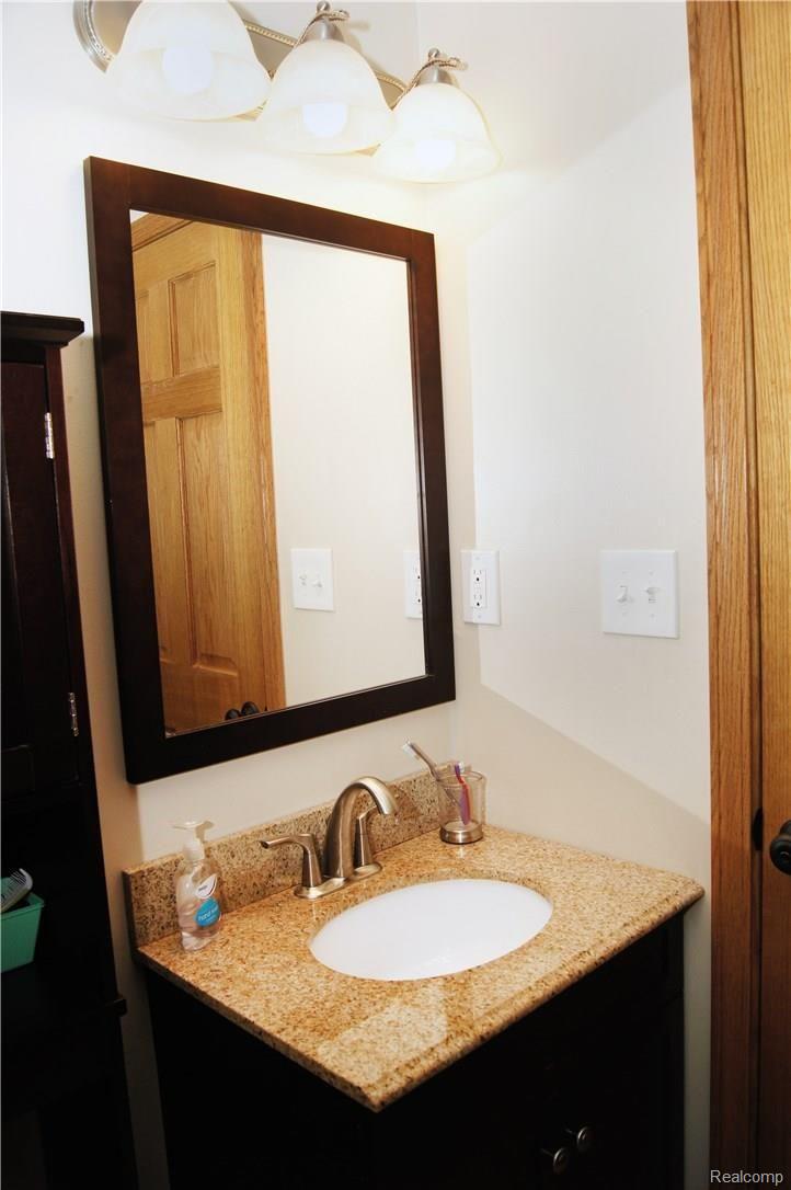 4363 Old Mill Road Pinckney, MI 48169 - Photo 12 of 45 Bathroom2.jpg