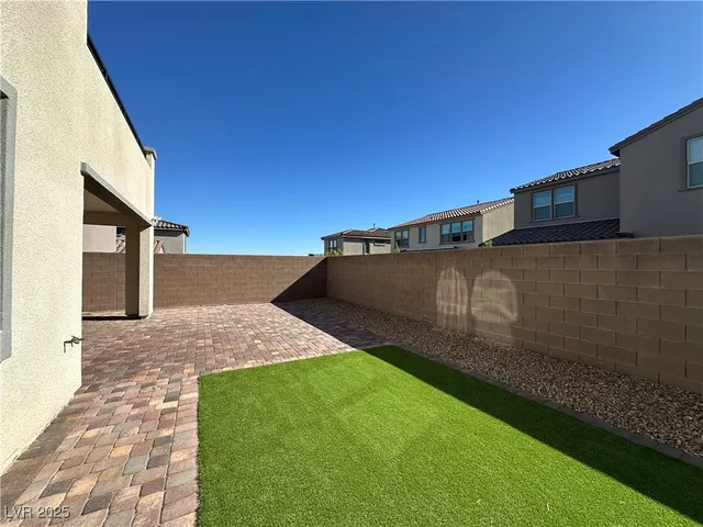 $2,895 | 11585 Salt Creek Avenue, Las Vegas, NV 89138