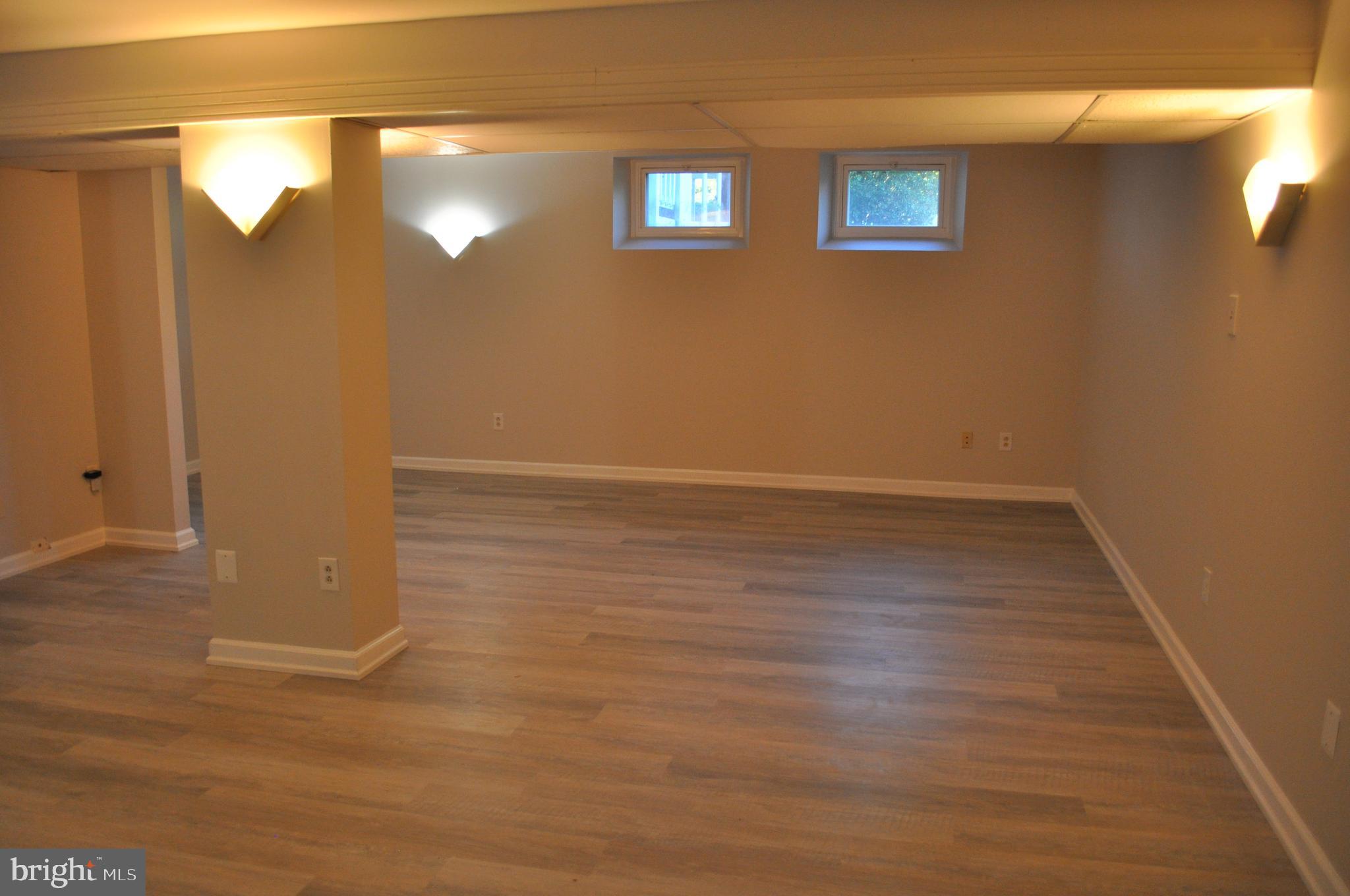 14616 Falling Leaf Way Gaithersburg, MD 20878 - Photo 15 of 23 a view of an empty room