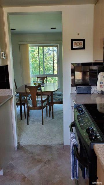 996 Golfview Court, Unit 2 Rochester, MI 48307 - Photo 11 of 44 Gallery Image 11