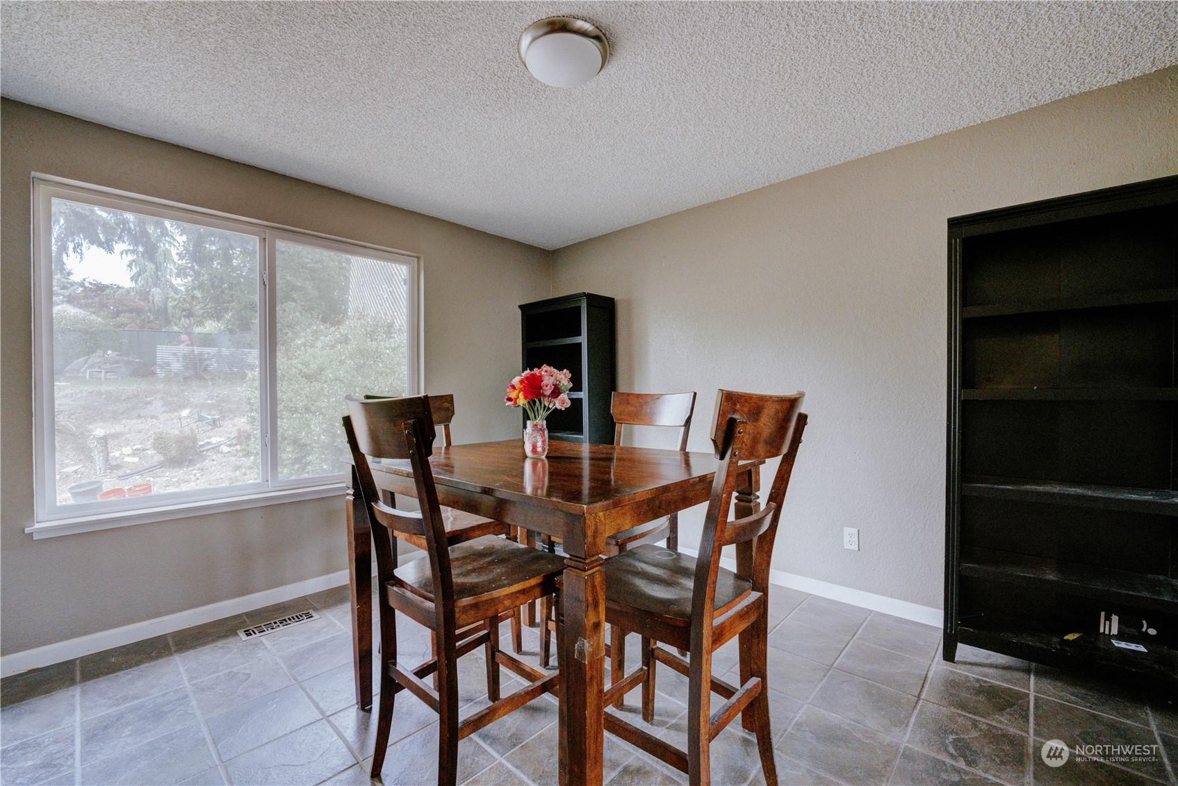 4212 South 252nd Street Kent, WA 98032 - Photo 8 of 31 Gallery Image 8