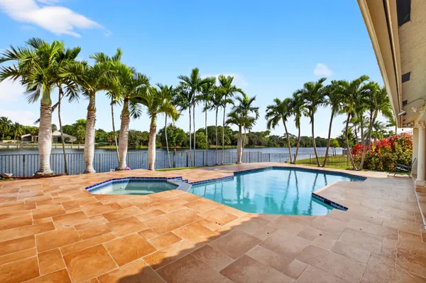 $1,950,000 | 1940 Southwest 7th Place, Boca Raton, FL 33486