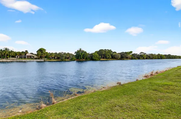 $1,950,000 | 1940 Southwest 7th Place, Boca Raton, FL 33486