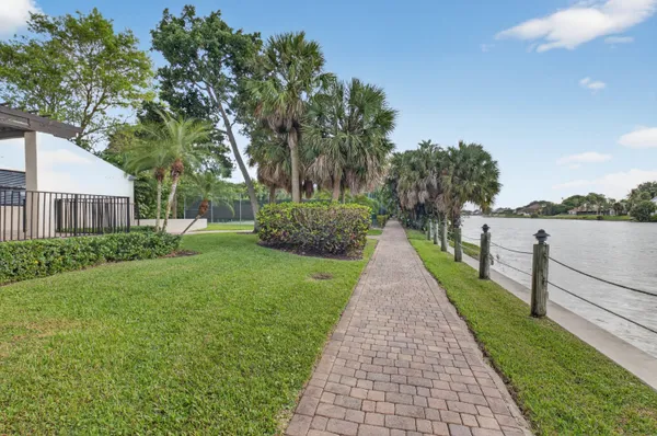 $1,950,000 | 1940 Southwest 7th Place, Boca Raton, FL 33486