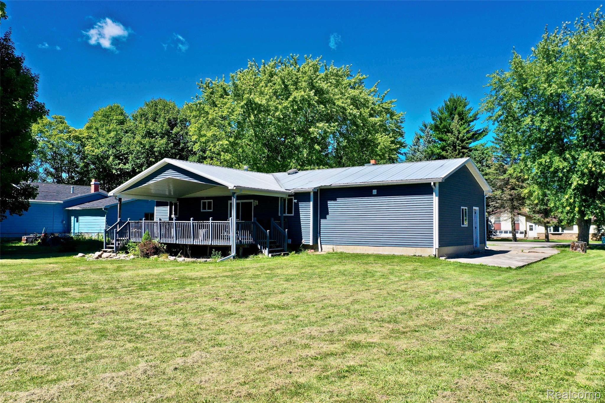 4346 Crosby Road Flint, MI 48506 - Photo 38 of 47 9AF71CB8-D79C-4687-83F9-1A4C61543ECB_1_201_a.jpeg