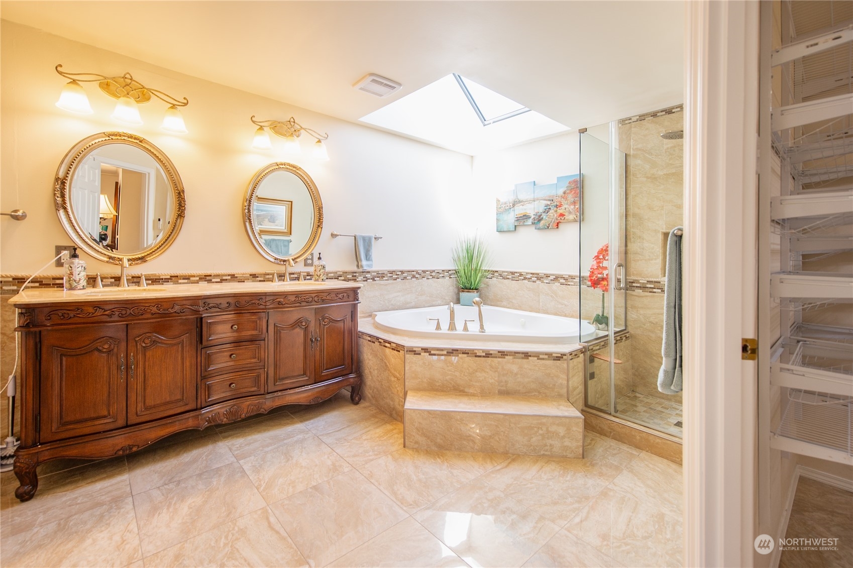 3427 112th Place Southeast Everett, WA 98208 - Photo 20 of 26 a spacious bathroom with a sink and a mirror