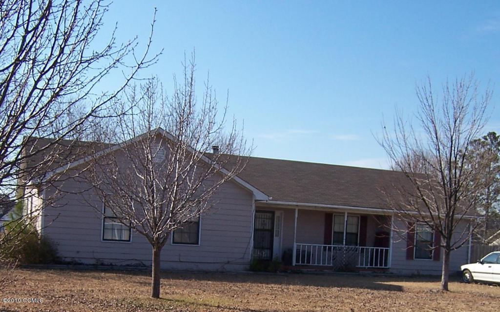 287 Riggs Road Hubert, NC 28539 - Photo 1 of 7 front