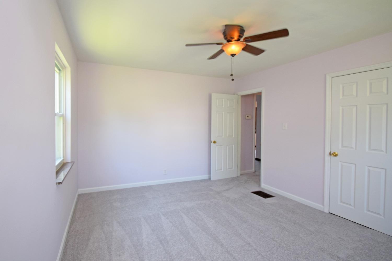 2460 East Galbraith Road Reading, OH 45237 - Photo 9 of 27