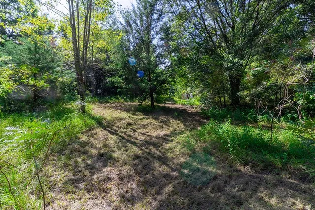 a view of a tennis court